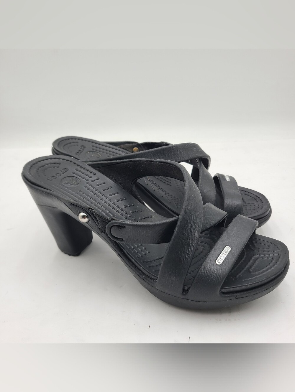 B40 CROCS Black Cyprus IV Women's Size 8 Heels Sandals Slip On Strappy